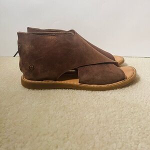 Women’s Born IWA Bronze Sandals Size 9